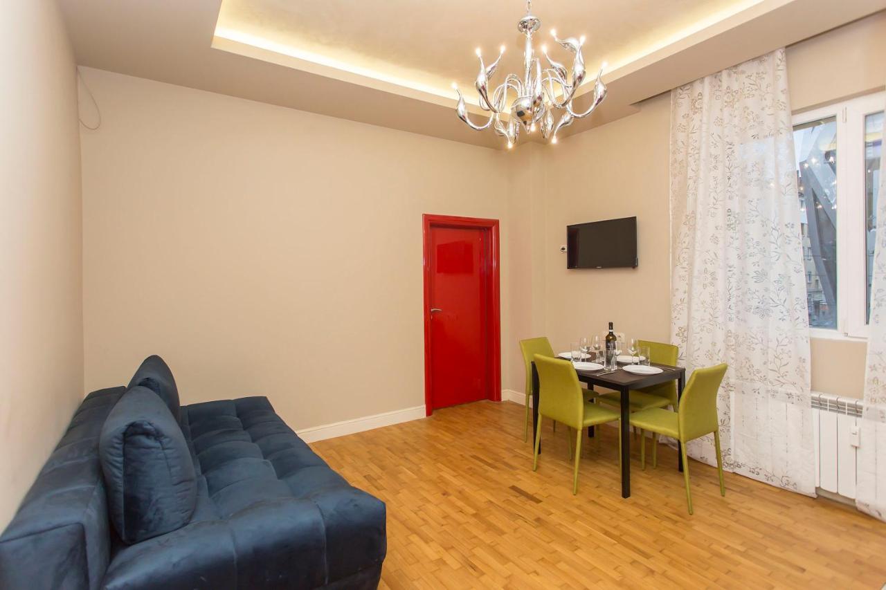 Elegant 2Bdr Apartment With A Balcony Sofia Eksteriør billede